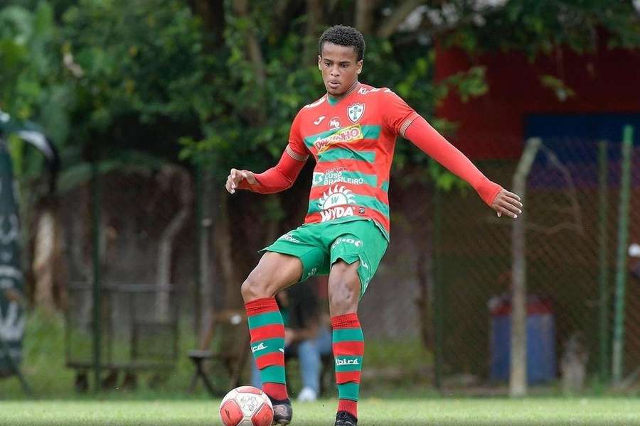 Wellington Júnior, central brasileiro de 20 anos