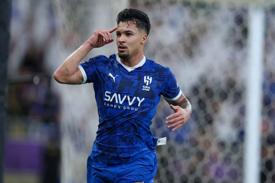 Marcos Leonardo fez gol e deu passe na goleada do Al-Hilal