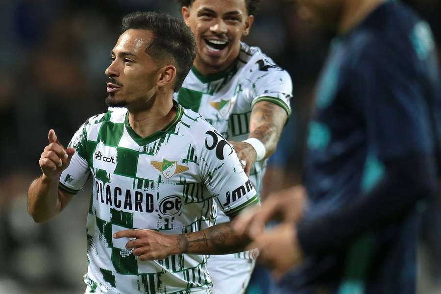 Alanzinho festeja o golo