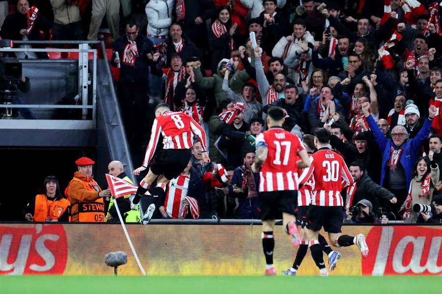 Oihan Sancet celebra el gol que marcó ante el Sporting de Lisboa
