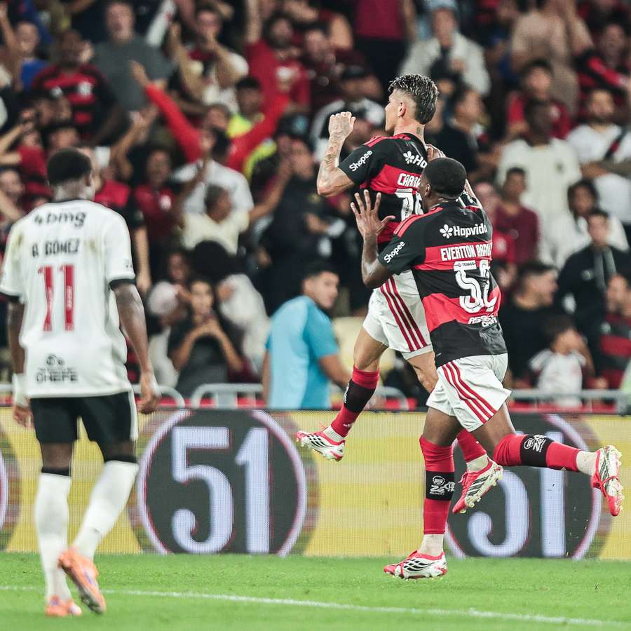 Carrascal celebra gol em Flamengo 1x0 Vasco Carrascal celebra gol em Flamengo 1x0 Vasco