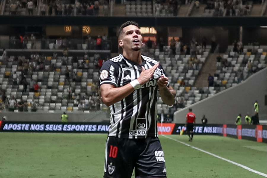 Paulinho fez os dois gols da vitória do Atlético na Arena MRV