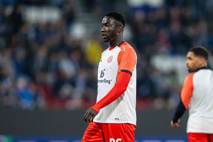 Silas Katompa assina renovação de contrato no Mainz