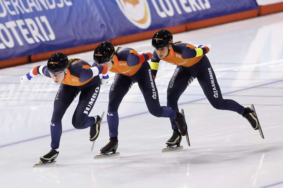 Nederlandse vrouwen missen in Calgary podium op ploegachtervolging; winst Canada