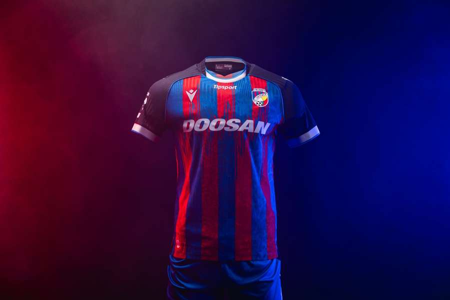 Nová domácí sada Viktorie Plzeň.