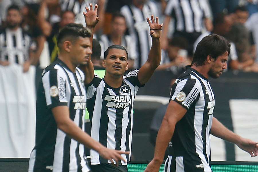 Danilo Barbosa fez o golo do Botafogo contra o Santos