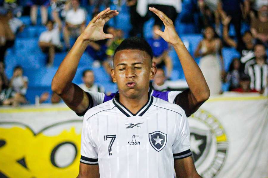 Kauan Toledo marcou duas vezes e foi o grande destaque da partida Kauan Toledo marcou duas vezes e foi o grande destaque da partida