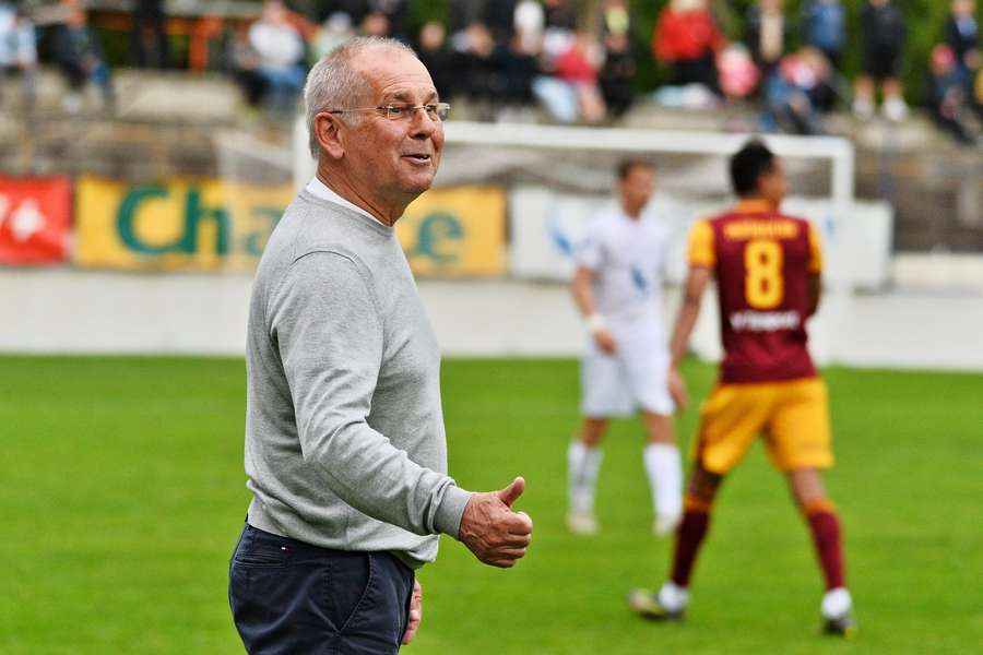 Trenér Dukly Petr Rada se v baráži s Vyškobm divil po verdiktu VAR. Trenér Dukly Petr Rada se v baráži s Vyškobm divil po verdiktu VAR.