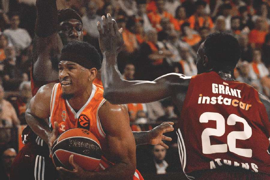 Duelo durante el partido