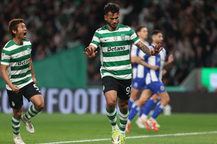 Luis Suárez em ação diante do FC Porto