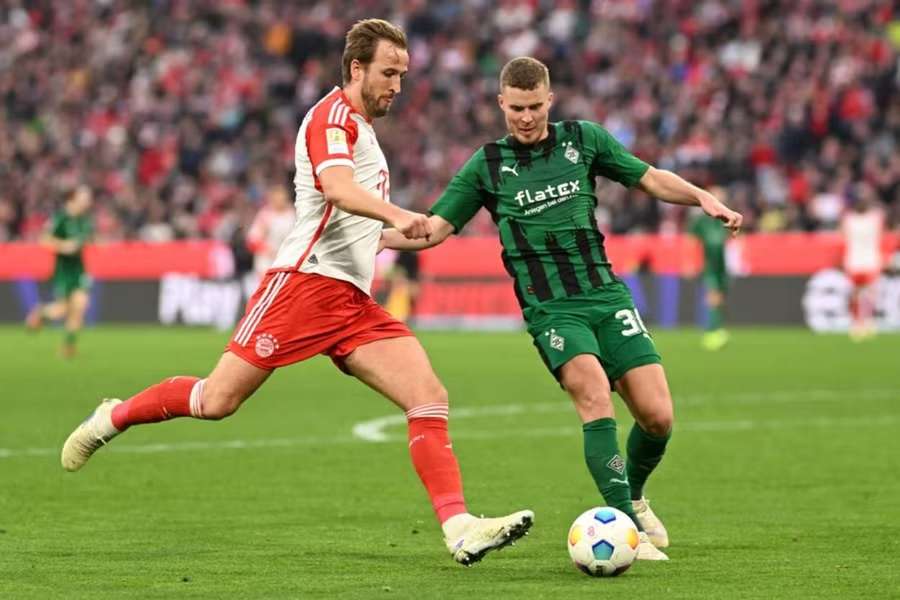 Harry Kane no jogo contra o Borussia Mönchengladbach