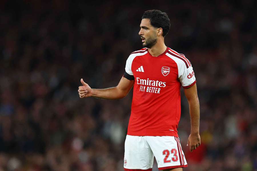 Mikel Merino, con el Arsenal