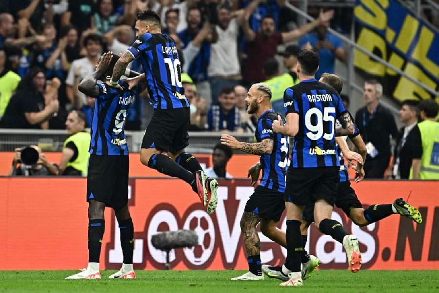 Inter players celebrate Thuram's goal