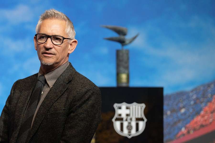 Gary Lineker honoured in Barcelona