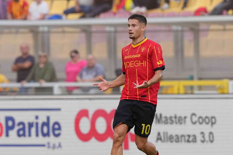 Calcio: Lecce, il centrocampista Berisha verso il completo recupero Calcio: Lecce, il centrocampista Berisha verso il completo recupero