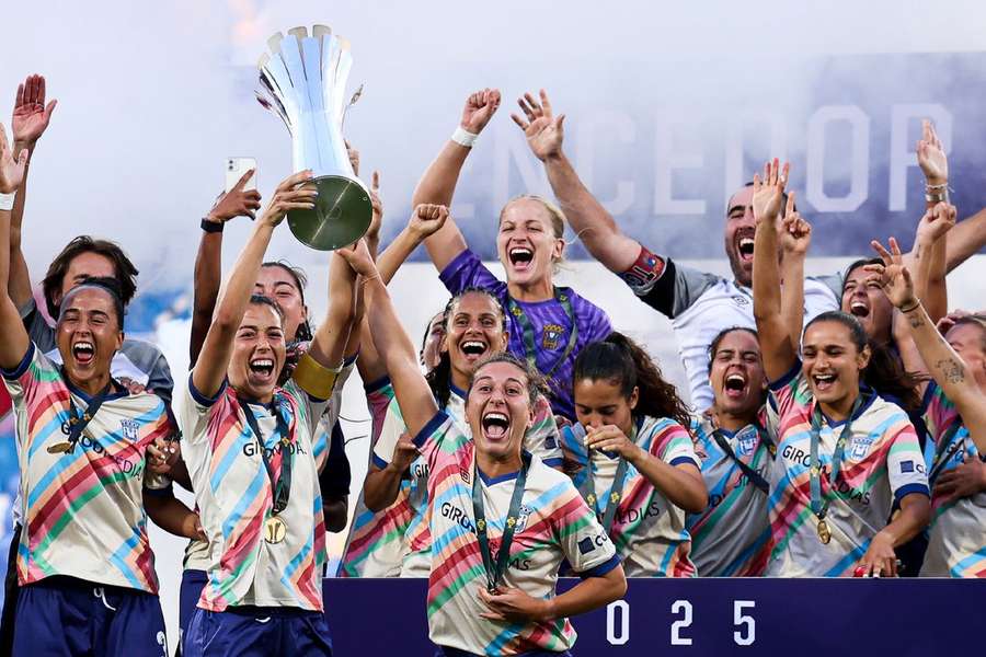 Torreense conquistou a Supertaça ao Benfica