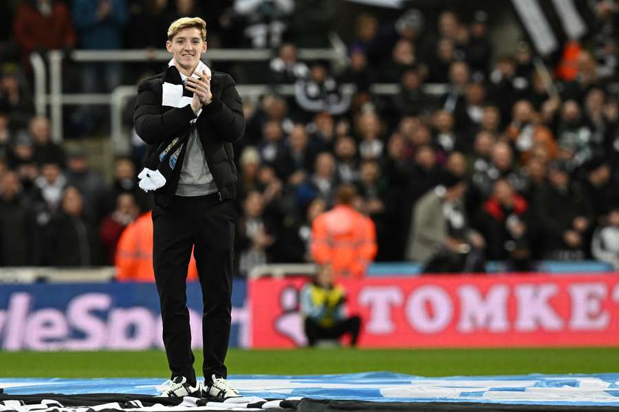 Anthony Gordon ar putea fi arestat, după ce Newcastle a plătit pentru el 45,6 milioane de euro