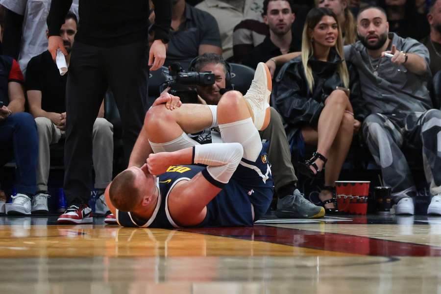 Sârbul Nikola Jokic, accidentat în meciul cu Miami Heat