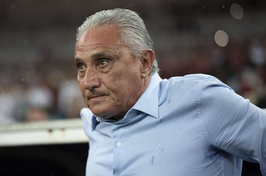 Tite não conseguiu fazer seu time jogar nesta quarta-feira (29)