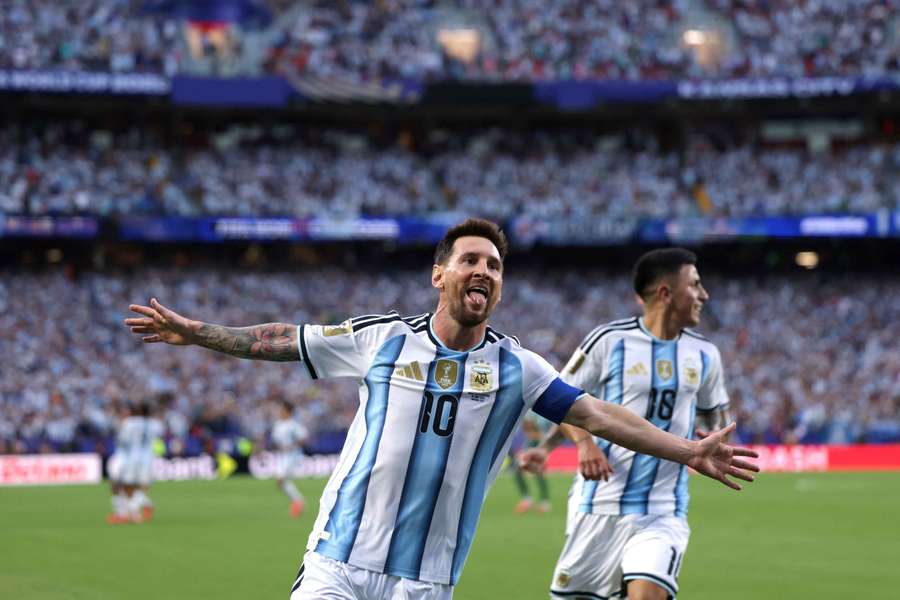 Messi skolil Alžírsko. Messi skolil Alžírsko.
