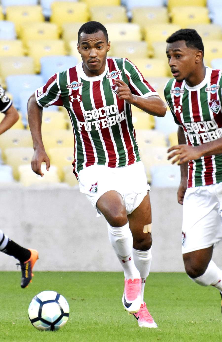 Marlon Freitas tem 11 vitórias em 11 jogos contra Fluminense Marlon Freitas tem 11 vitórias em 11 jogos contra Fluminense