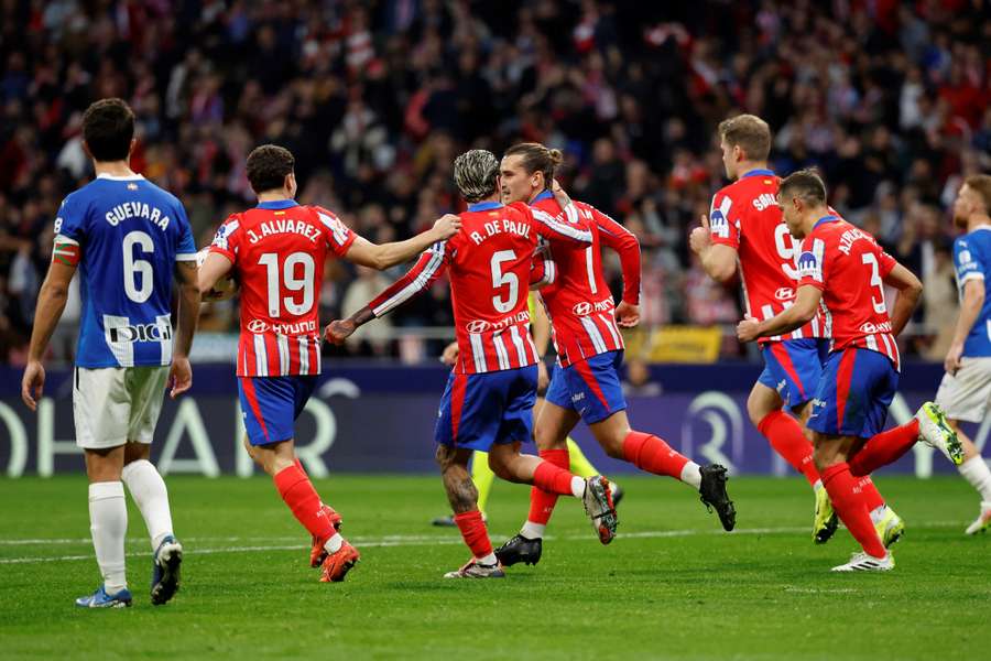 Los jugadores del Atlético de Madrid celebran el gol de Griezmann