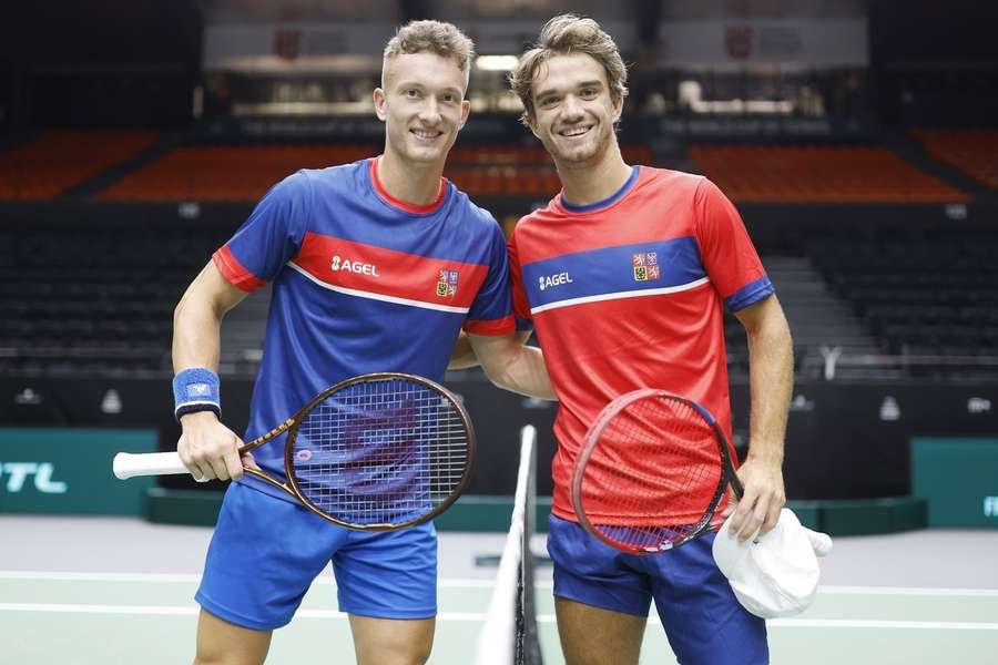 Lehečka v prvním kole poměří síly s Macháčem. Lehečka v prvním kole poměří síly s Macháčem.