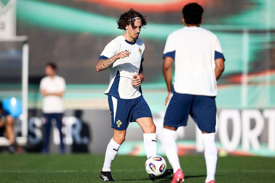Fábio Silva no se recuperó a tiempo.