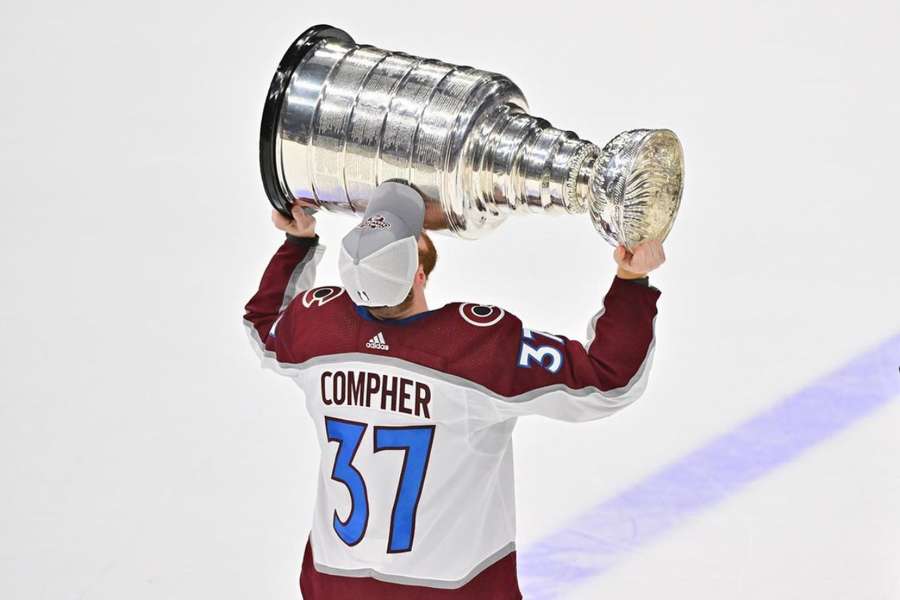 Compher získal Stanley Cup v roce 2018 s Coloradem.