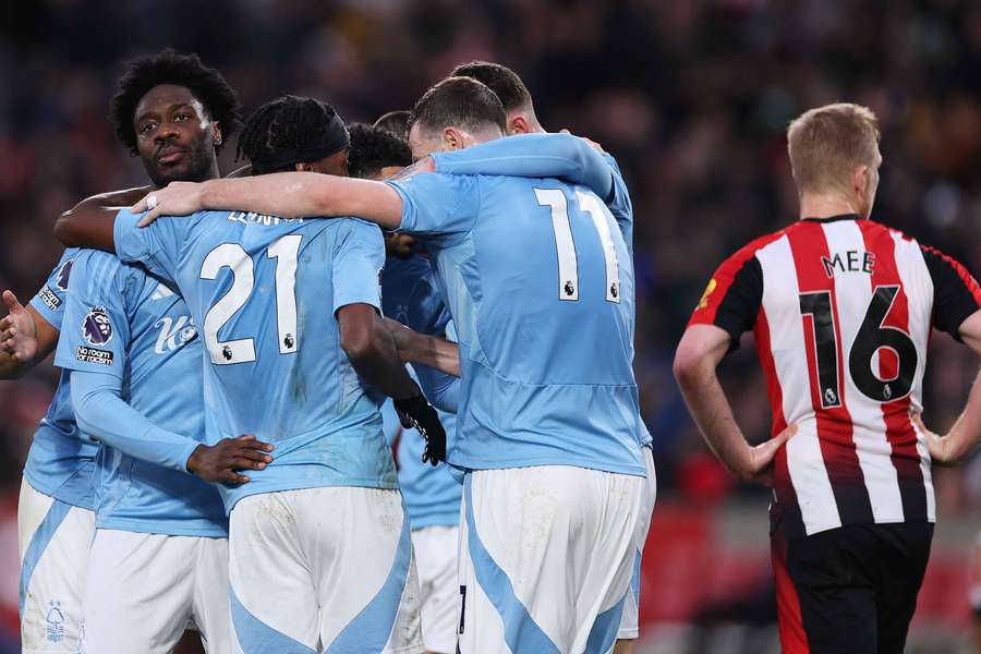 Os festejos dos jogadores do Nottingham