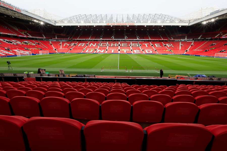 Pohľad na Old Trafford. Pohľad na Old Trafford.