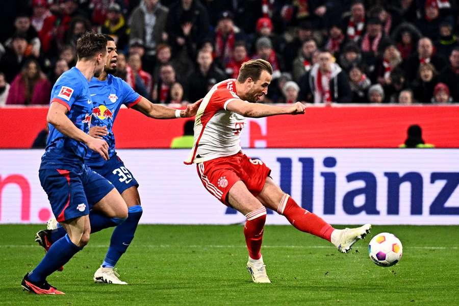 Kane stopper krisesnak i Bayern München med sent sejrsmål mod Leipzig