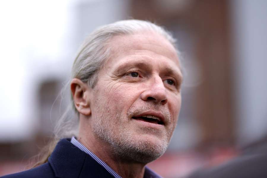Emmanuel Petit a fait son choix.