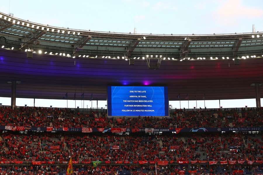 UEFA przeprasza za próbę zrzucenia swoich błędów na kibiców