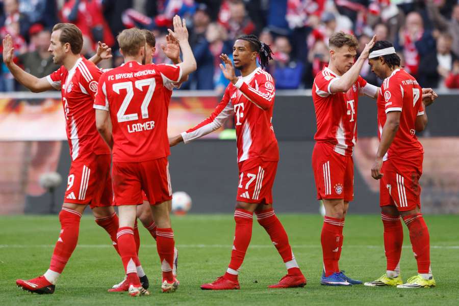 Jogadores do Bayern Munique celebram triunfo