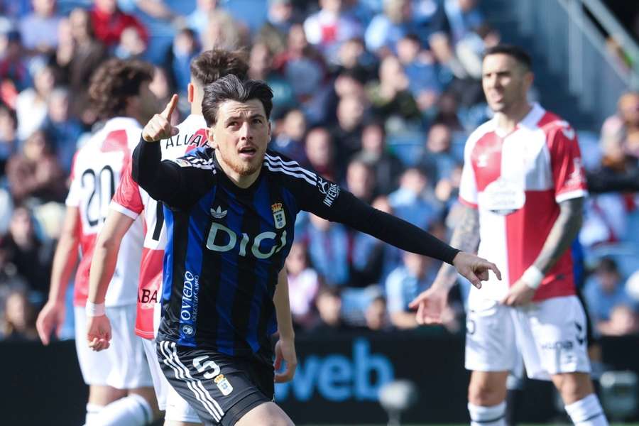 Alberto Reina celebra su gol ante el Celta