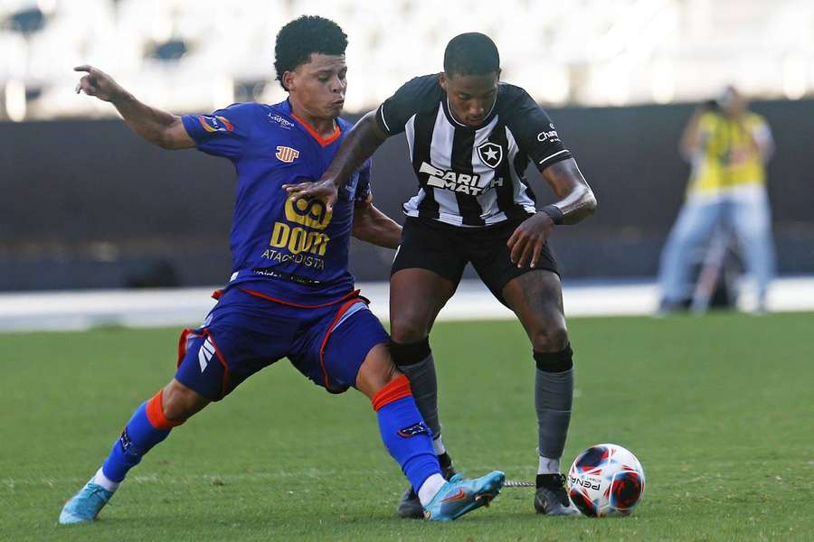 Botafogo acabou surpreendido pelo Audax em jogo no Nilton Santos, neste domingo (15)