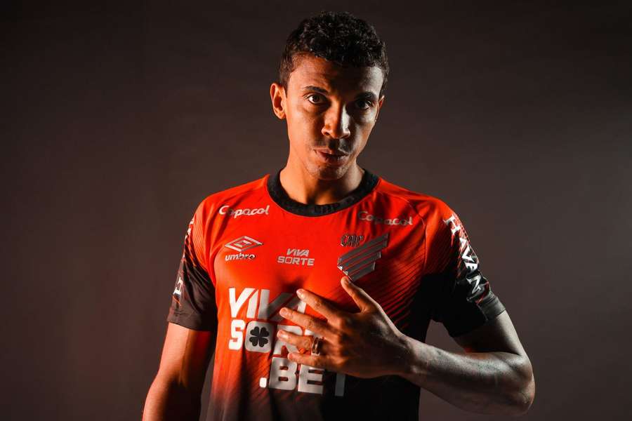 Luiz Gustavo reforça o Athletico-PR em 2026