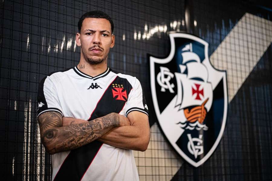 Clayton Silva não conseguiu afirmar-se no Vasco