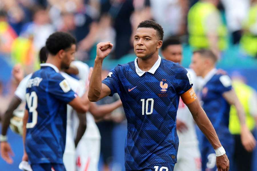 "Je peux comprendre certains qui pensent que c'est du foutage de gueule",concède Mbappé "Je peux comprendre certains qui pensent que c'est du foutage de gueule",concède Mbappé