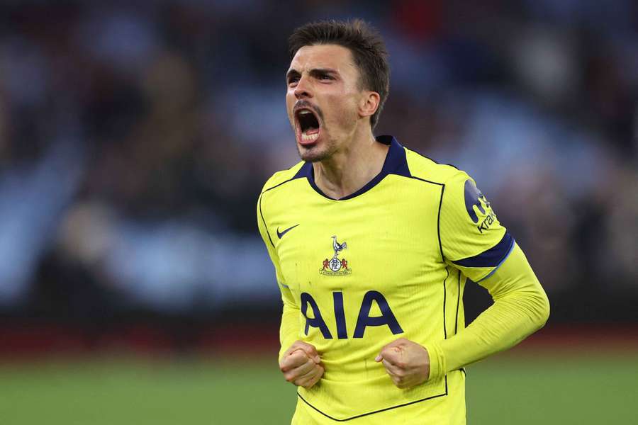 Palhinha celebra pelo Tottenham