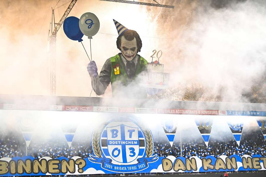 De prachtige sfeeractie van De Graafschap tijdens de thuiswedstrijd tegen FC Eindhoven De prachtige sfeeractie van De Graafschap tijdens de thuiswedstrijd tegen FC Eindhoven