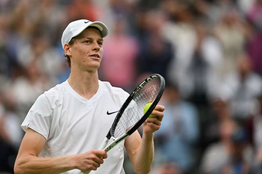 Sinner vence Shelton em Wimbledon.