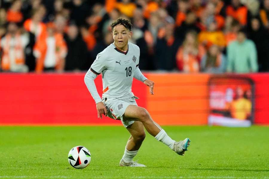 Mikael Anderson in action for Iceland against Holland