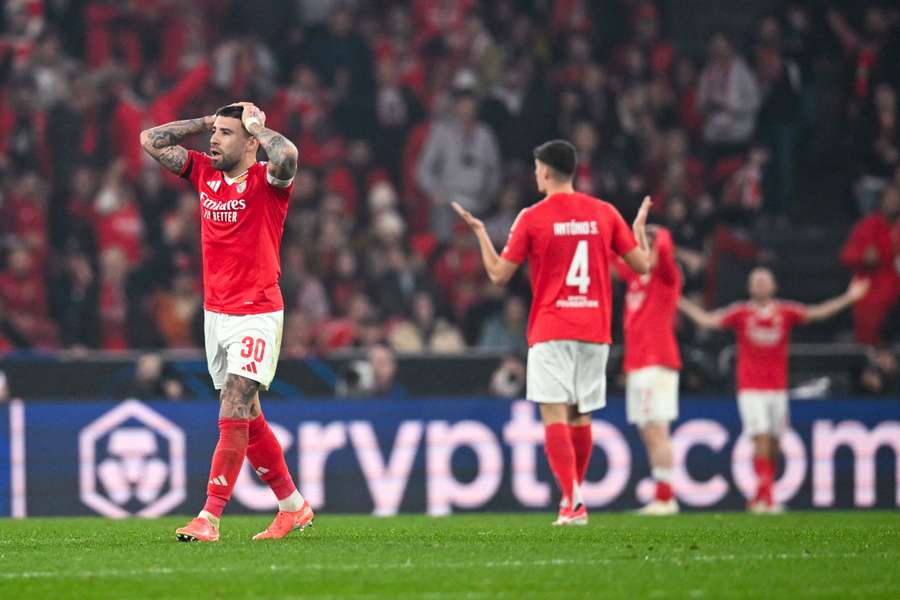 Otamendi e António Silva reagem à derrota com o Barcelona
