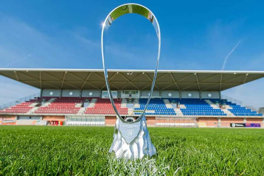 O troféu ambicionado pelas equipas em competição