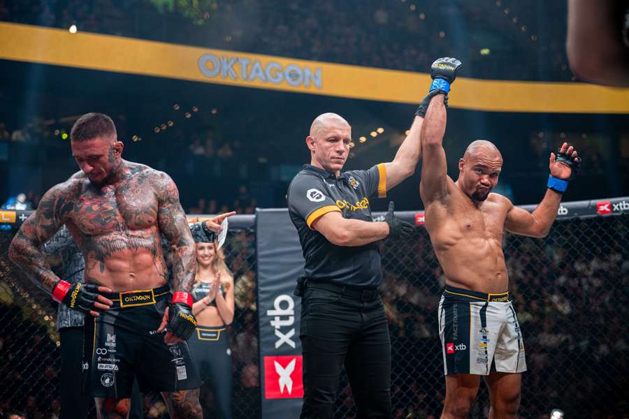 Bartlovi zápas nevyšiel.