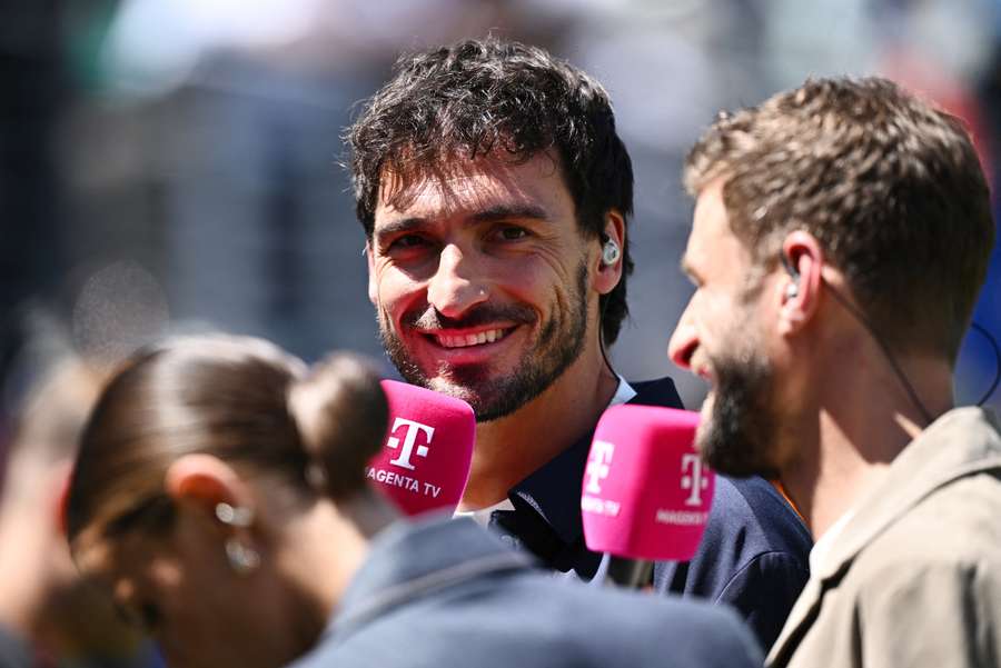 Hummels (l.) arbeitet während der WM als TV-Experte