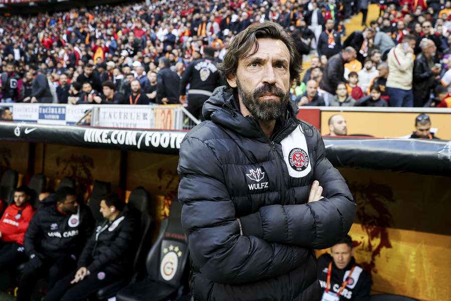 Andrea Pirlo pode seguir no futebol turco na próxima temporada