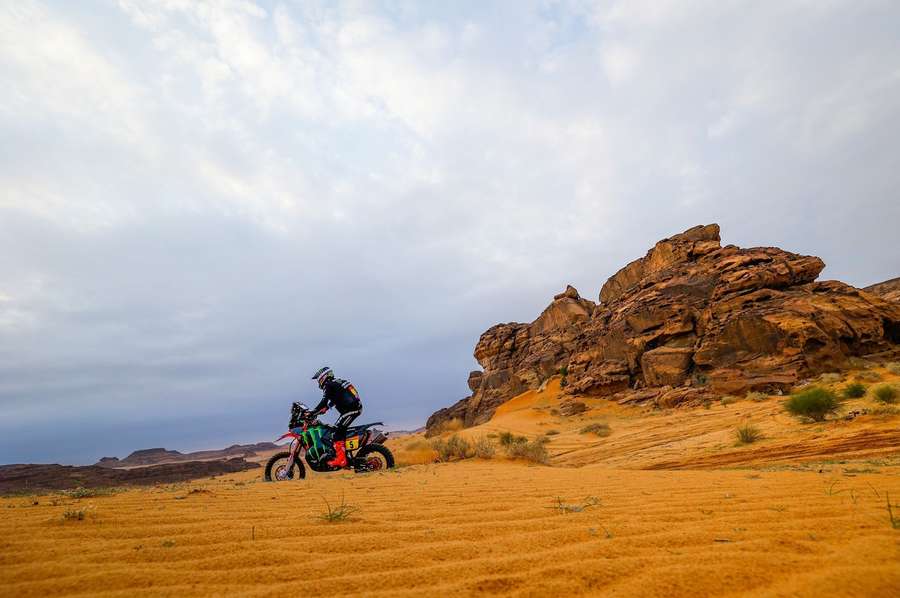 Dakar: la quarta tappa moto va a Barreda, tra le auto vittoria del francese Loeb